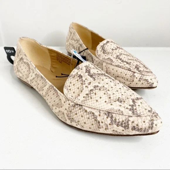 Time & Tru nwt snake print pointed toe flats 8 wide - Picture 1 of 8